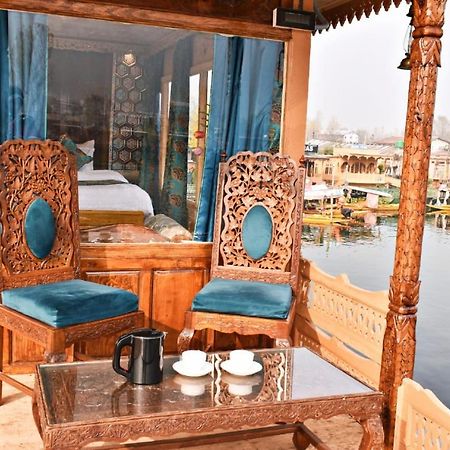 Houseboat Plato Excellence Hotel Srīnagar Exterior foto
